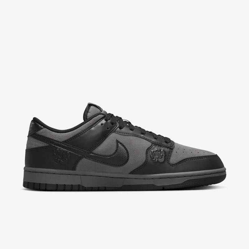 NIKE WMNS DUNK LOW SE TRND